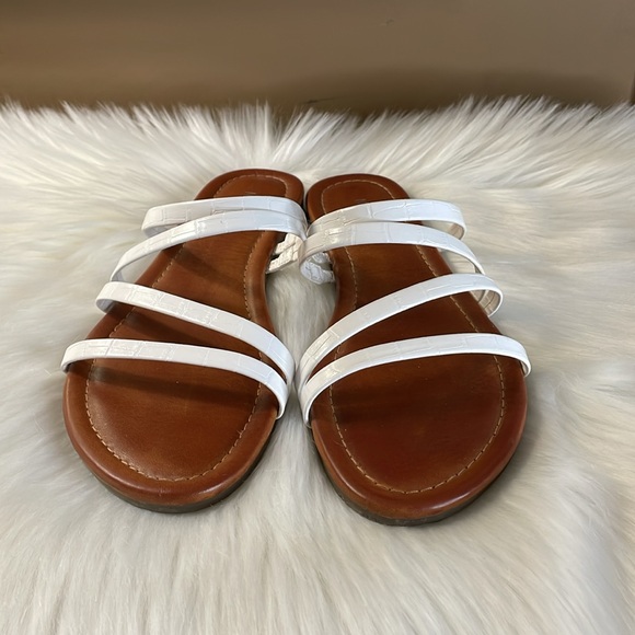 Nine West Strappy Slide flat Sandals 9 1/2 - Picture 3 of 10